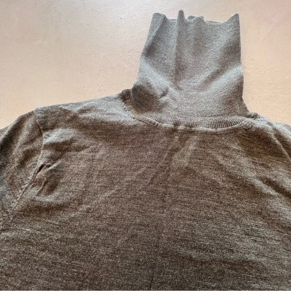 SUITSUPPLY Men's‎ Merino Wool Turtleneck Sweater Gray XS - Picture 4 of 11